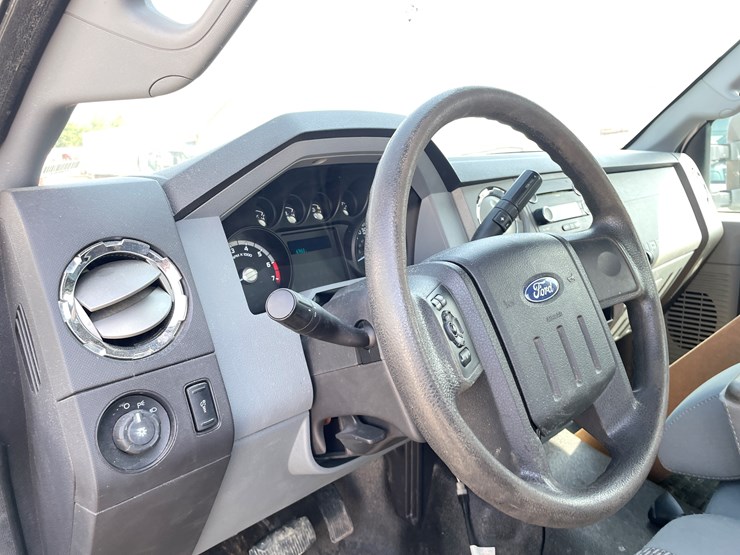 2011-ford-f250-image-26