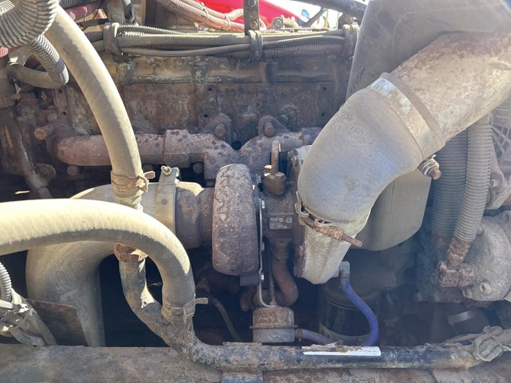 2004-freightliner-fl80-image-52