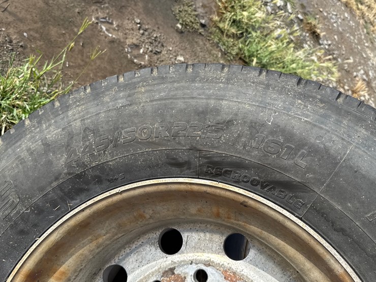 #5269-•-lot-of-(2)-445/50r22.5-tires-w/-rims-image-10