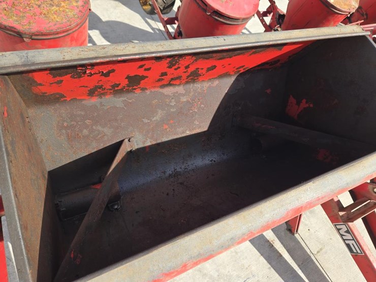 massey-ferguson-468-image-16