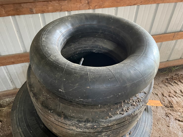 #7149-•-pallet-of-tires-and-inner-tube-image-3