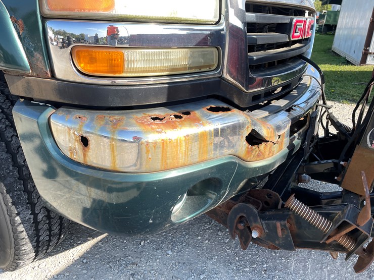 2003-gmc-2500-image-19