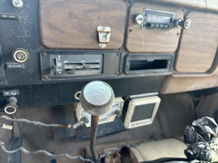 #1414-•-1986-international-1654-straight-truck-image-31