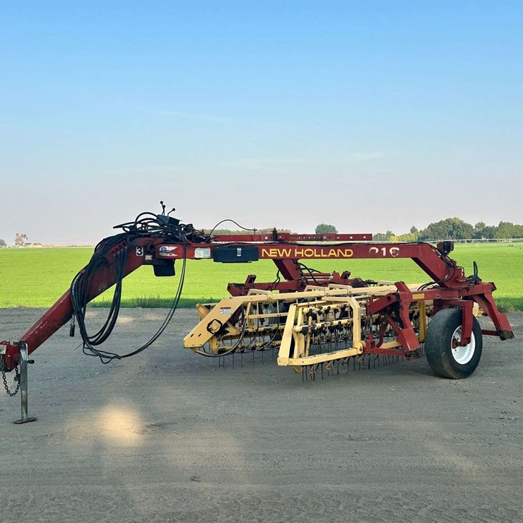NEW HOLLAND 216