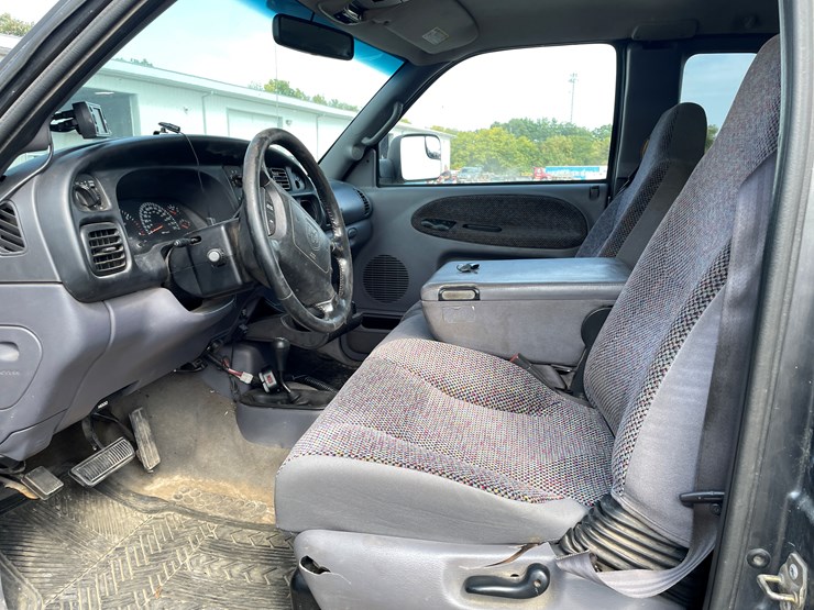 2002-dodge-ram-2500-image-19