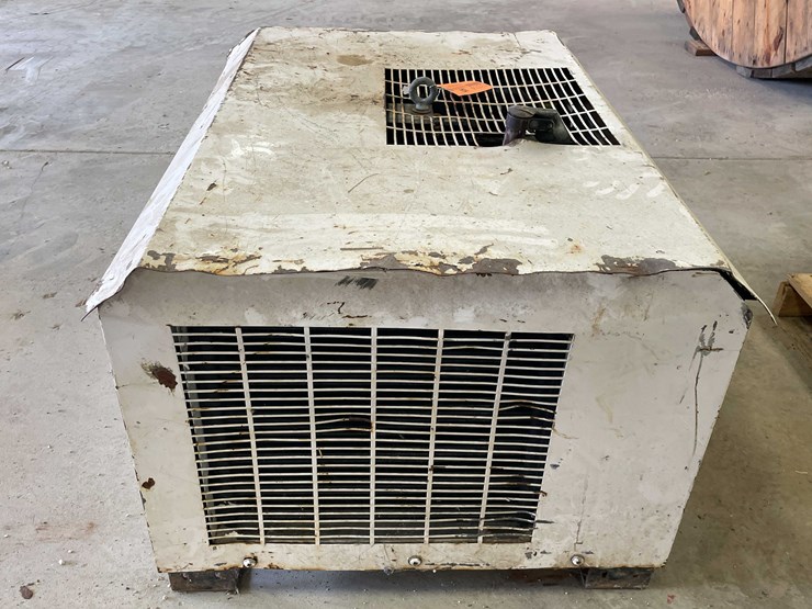#13374-•-2002-vanair-viper-70-air-compressor-image-3