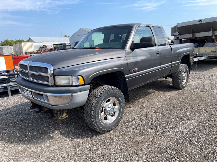 2002-dodge-ram-2500-image-1