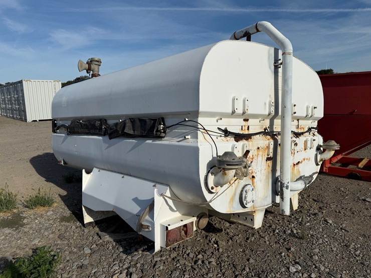 #5024-•-agm-agmc9l-~2000gal-water-tank-truck-bed-inv#:-5024-image-4