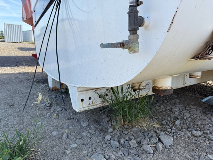 #5024-•-agm-agmc9l-~2000gal-water-tank-truck-bed-inv#:-5024-image-38
