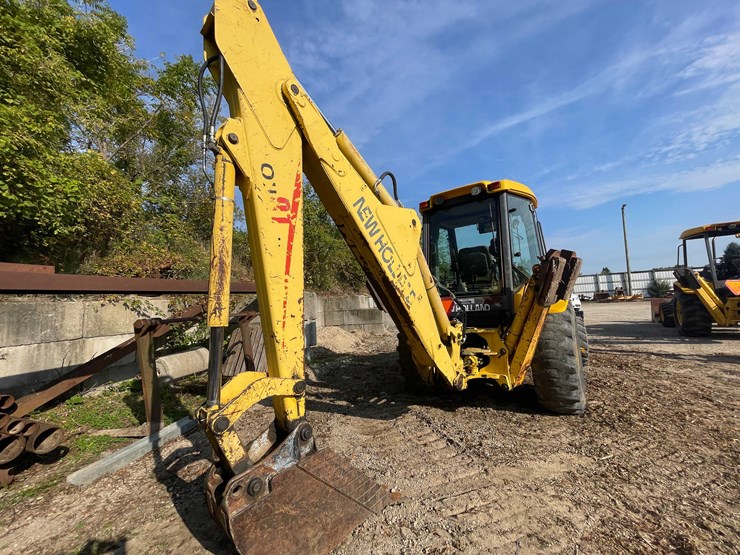 #13311-•-2001-new-holland-lb110e-backhoe-loader-image-7