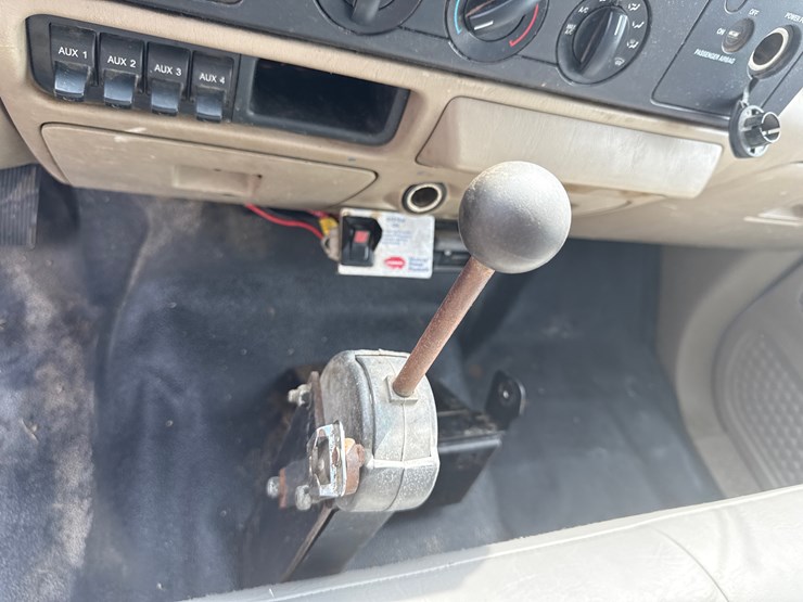 2005-ford-f350-image-51