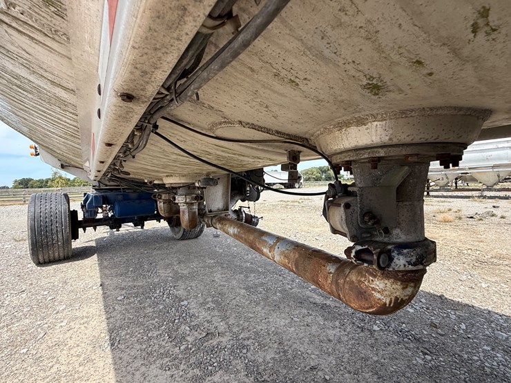 #9657-•-1996-weld-it-s/a-5400gal-fuel-trailer-1w9t23269tl010011-inv#:-9657-image-18
