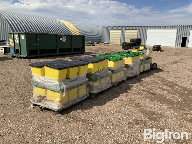 john-deere-planter-boxes-image-3