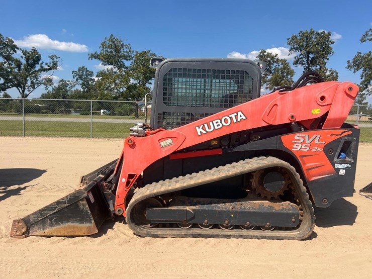 2019-kubota-svl95-2s-image-1