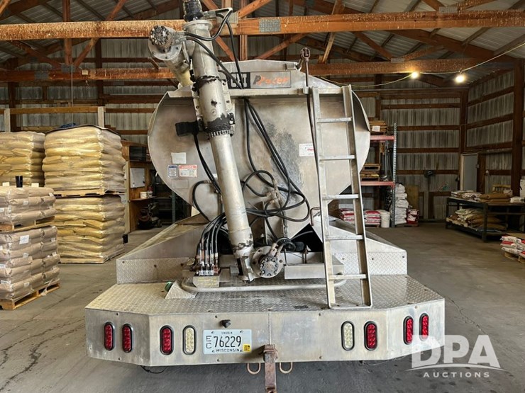 2012-dodge-3500-image-3