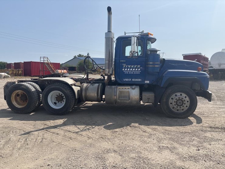 #1314-•-2000-mack-rd-600-day-cab-truck-tractor-image-5