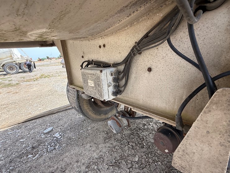 #9657-•-1996-weld-it-s/a-5400gal-fuel-trailer-1w9t23269tl010011-inv#:-9657-image-15