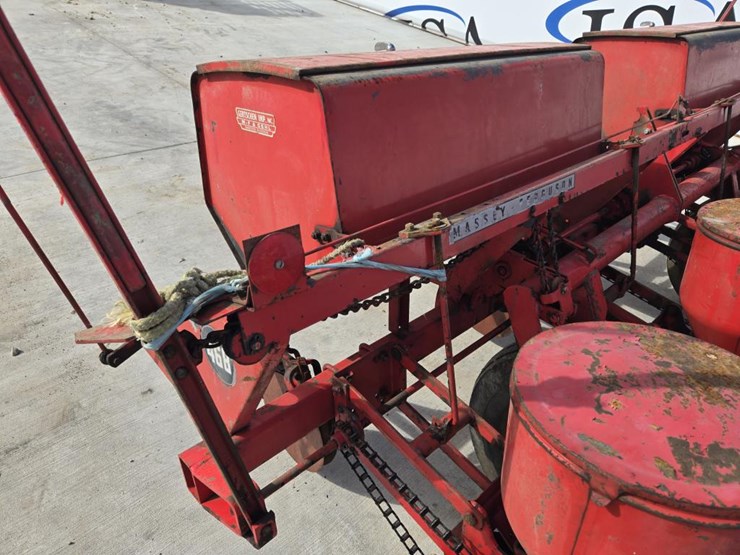 massey-ferguson-468-image-13