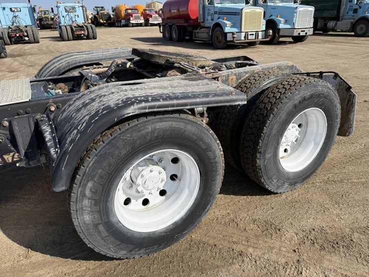 2013-kenworth-t800-image-20
