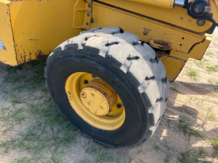 2001-deere-310g-image-31