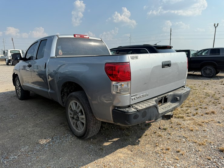 2011-toyota-tundra-image-6