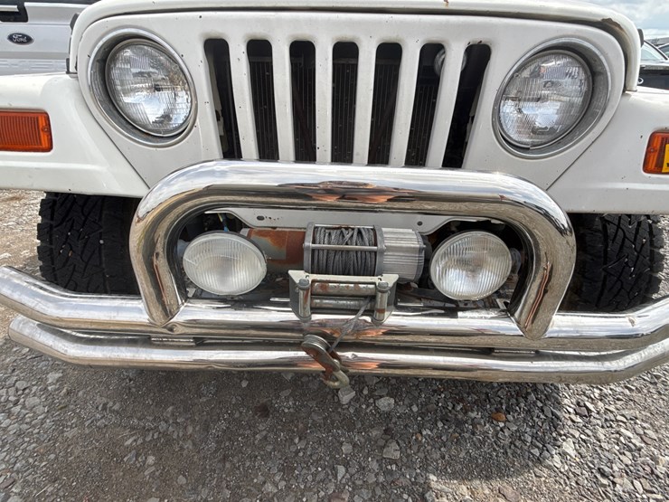 1997-jeep-wrangler-image-17