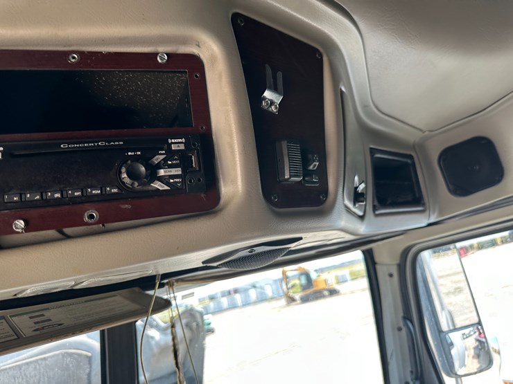 2018-western-star-5700-image-79