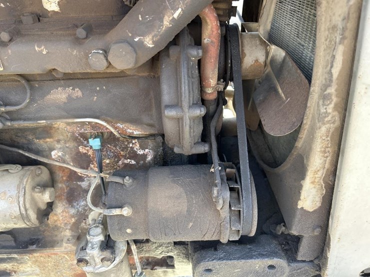 massey-ferguson-165-image-22