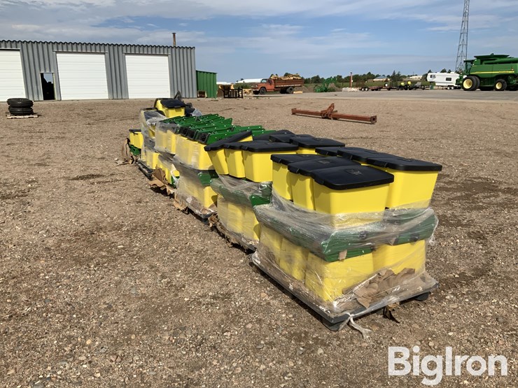 john-deere-planter-boxes-image-5