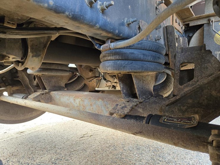 2015-mack-granite-gu813-image-58