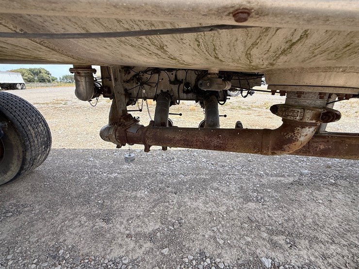 #9657-•-1996-weld-it-s/a-5400gal-fuel-trailer-1w9t23269tl010011-inv#:-9657-image-21