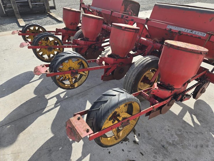 massey-ferguson-468-image-19