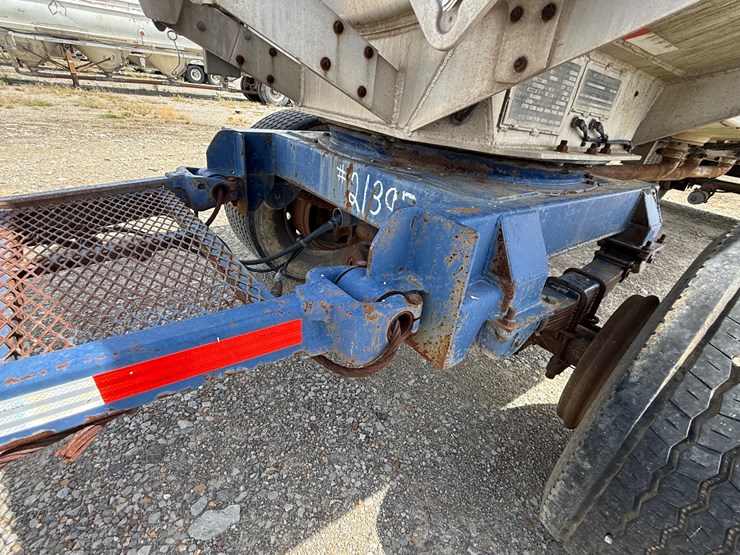 #9657-•-1996-weld-it-s/a-5400gal-fuel-trailer-1w9t23269tl010011-inv#:-9657-image-36