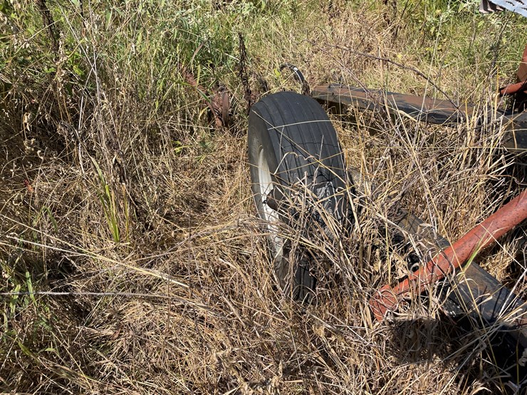 #24158-•-hula-mfg-levee-squeeze-w/seeder-image-3