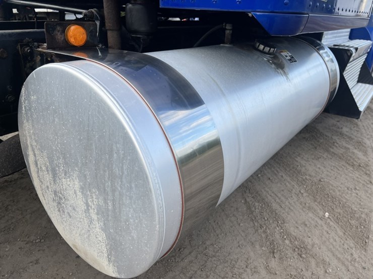 2020-kenworth-t680-image-110
