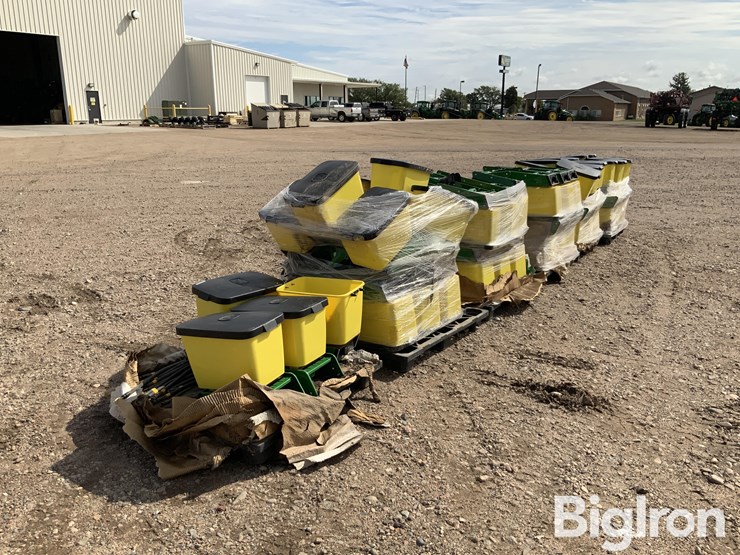 john-deere-planter-boxes-image-7
