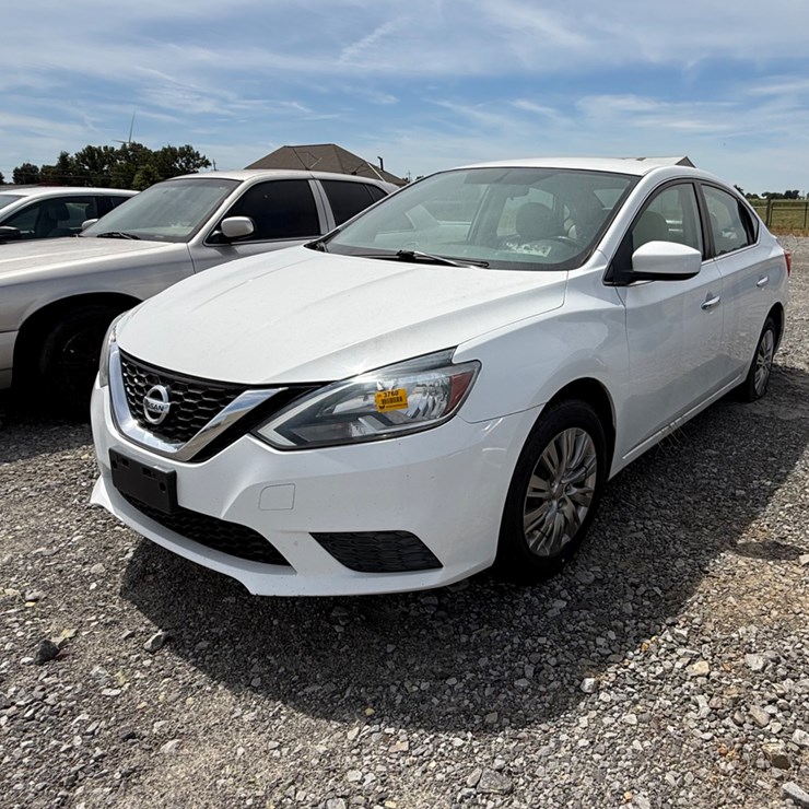 #3760 • INOP 2016 Nissan Sentra Sedan 3N1AB7AP6GY243642 Inv#: 3760