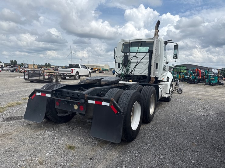 2015-international-prostar-image-3