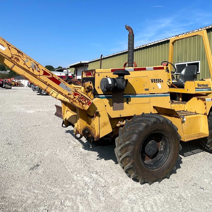 #13341 • Vermeer Chain Trencher