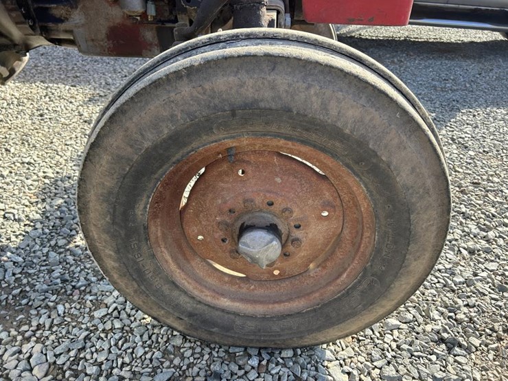 massey-ferguson-165-image-49