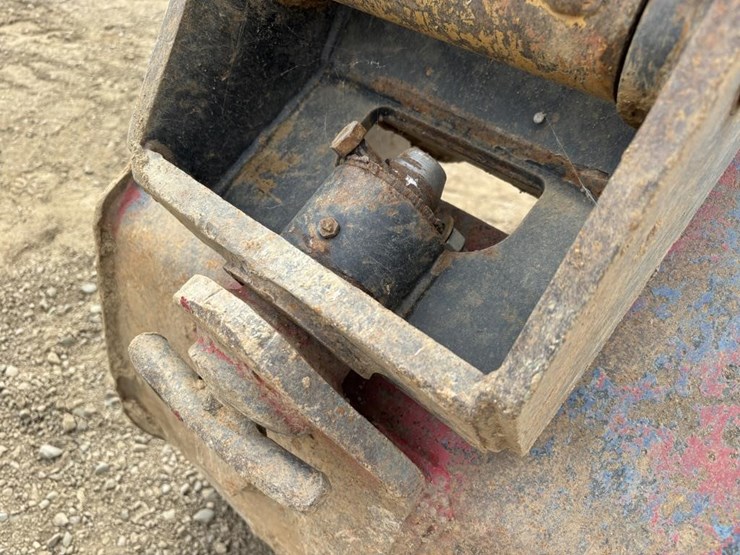 2013-caterpillar-420f-image-18