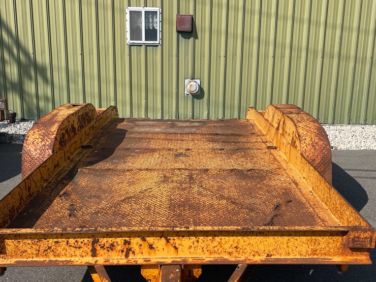 #13339-•-1990-butler-tilt-bed-trailer-(has-wi-title)-image-9