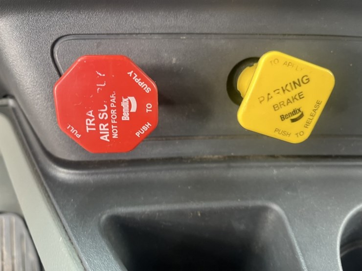 2020-kenworth-t680-image-115