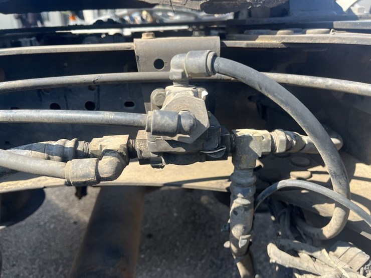 #1247-•-2015-mack-cxu612-day-cab-truck-tractor-image-85