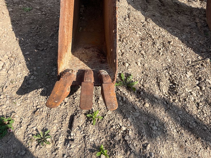 #13395-•-new-holland-bucket-image-8