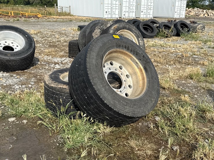 #5269-•-lot-of-(2)-445/50r22.5-tires-w/-rims-image-2