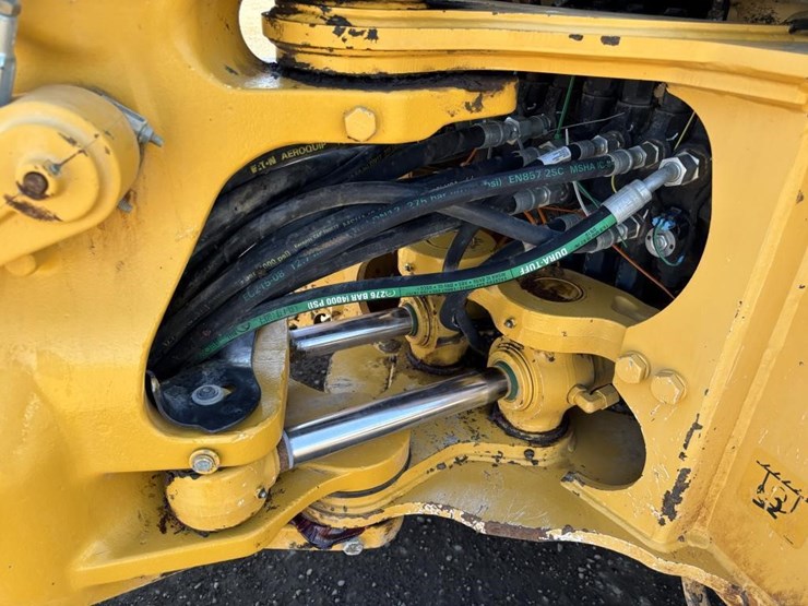 2019-deere-310l-ep-image-24