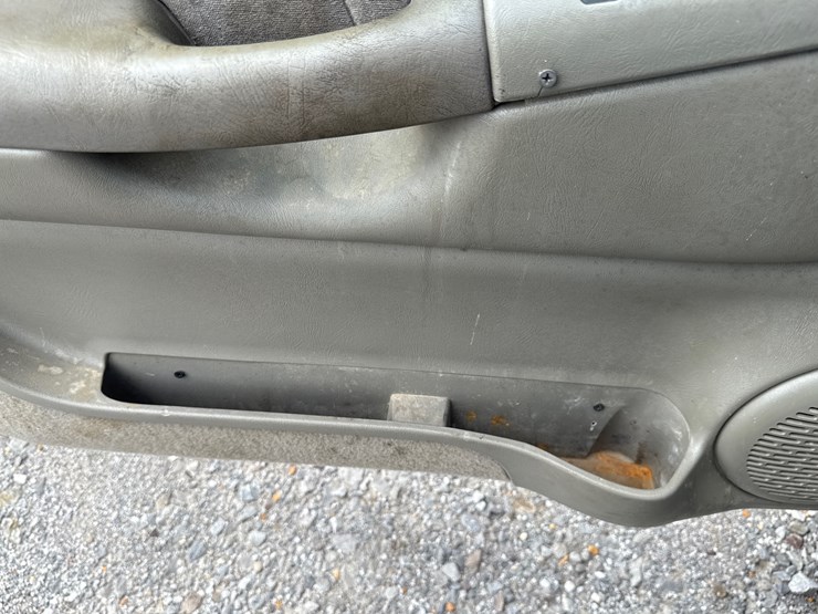 2001-chevrolet-s10-image-28