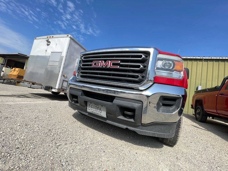 2015-gmc-sierra-2500hd-image-37