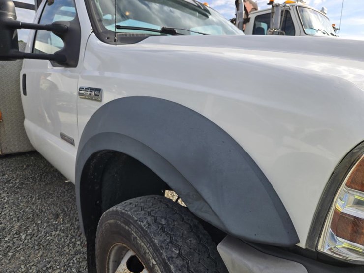 2006-ford-f550-image-16